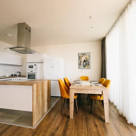 Spacious Three Bed Apartamento *