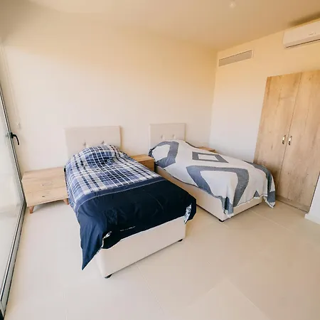Spacious Three Bed Trikomo
