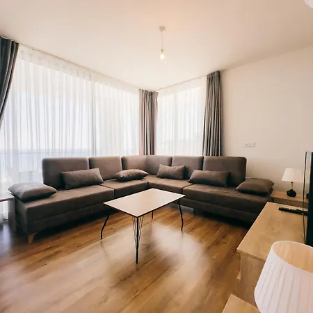 Spacious Three Bed *